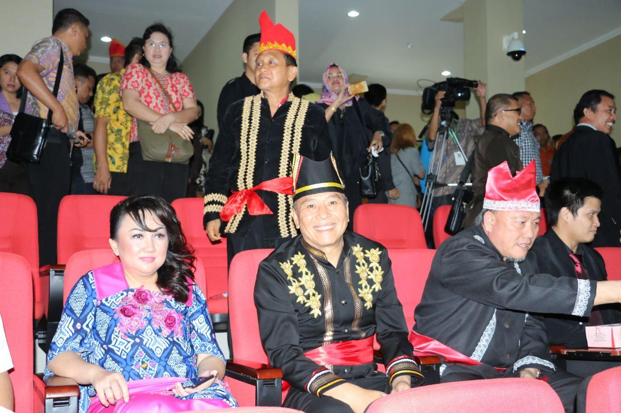 Eman Hadiri Rapat Paripurna HUT Provinsi Sulut ke-53